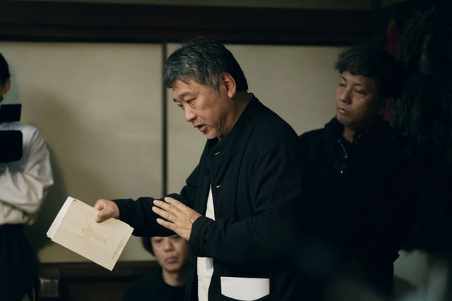 宮沢りえ、尾野真千子、是枝裕和監督ら「阿修羅のごとく」メイキングカット（4枚目）