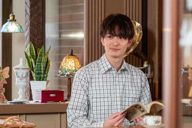 玉（羽瀬川なぎ）と寅子（伊藤沙莉）は…「虎に翼」第82回の場面写真（2枚目）