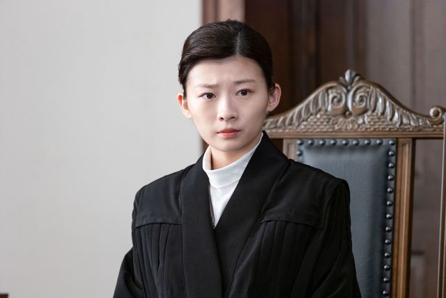 玉（羽瀬川なぎ）と寅子（伊藤沙莉）は…「虎に翼」第82回の場面写真（5枚目）