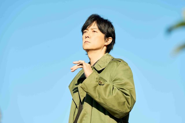 有村架純のウエディングドレス姿も！『ブラック・ショーマン』場面写真＜6枚＞（3枚目）