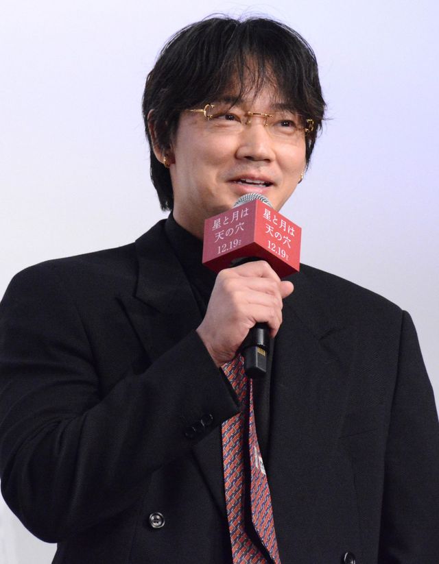 綾野剛がスマートにエスコート！咲耶、田中麗奈らと『星と月は天の穴』完成披露へ（6枚目）