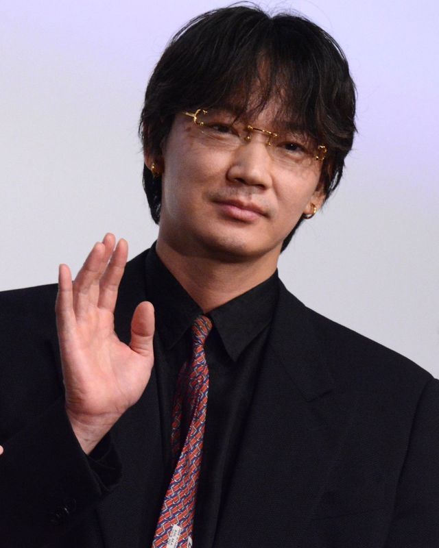 綾野剛がスマートにエスコート！咲耶、田中麗奈らと『星と月は天の穴』完成披露へ（14枚目）