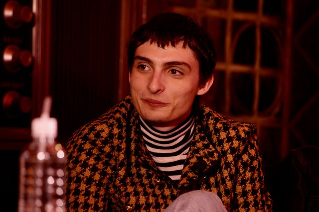 「ストレンジャー・シングス」キャストが日本の喫茶店でゲーム体験！（5枚目）