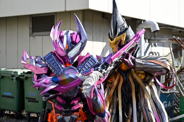 ラケシスがキッチンいちのせに！「仮面ライダーガッチャード」第36話場面カット（5枚目）