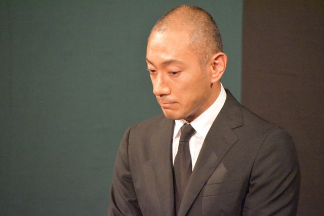 旅立った小林麻央さんへの思いあふれ……市川海老蔵さん、会見の様子（3枚目）