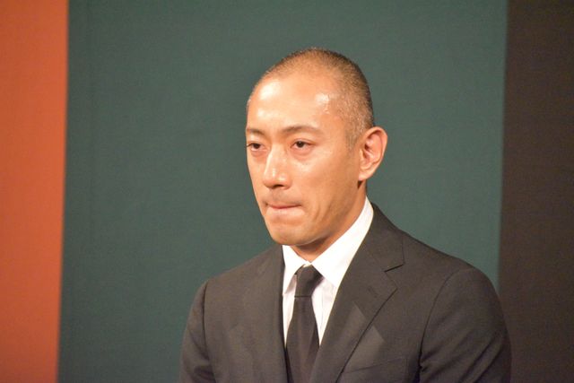旅立った小林麻央さんへの思いあふれ……市川海老蔵さん、会見の様子（4枚目）