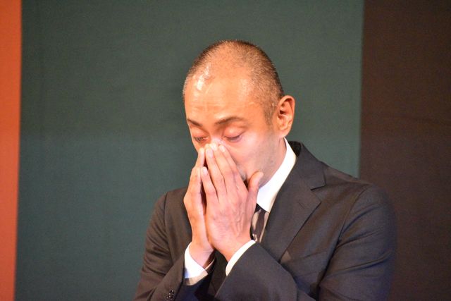 旅立った小林麻央さんへの思いあふれ……市川海老蔵さん、会見の様子（7枚目）