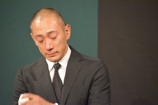 旅立った小林麻央さんへの思いあふれ……市川海老蔵さん、会見の様子（15枚目）