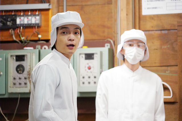 マスクで顔を隠した男…「金田一少年の事件簿」第4話場面カット（2枚目）