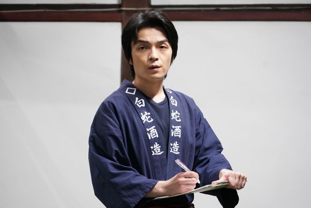 マスクで顔を隠した男…「金田一少年の事件簿」第4話場面カット（10枚目）