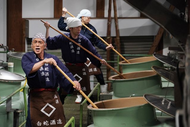 マスクで顔を隠した男…「金田一少年の事件簿」第4話場面カット（12枚目）