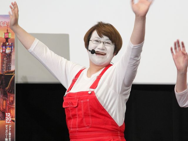 ベイマックス、みかんを頭に載せ鏡餅に！フォトギャラリー（3枚目）