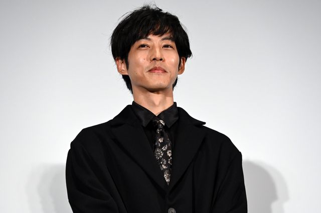 芳根京子、ハプニングにも笑顔！松坂桃李＆役所広司は5度目の共演　映画『雪の花　－ともに在りて－』公開記念舞台あいさつ（2枚目）