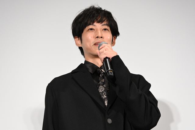 芳根京子、ハプニングにも笑顔！松坂桃李＆役所広司は5度目の共演　映画『雪の花　－ともに在りて－』公開記念舞台あいさつ（6枚目）