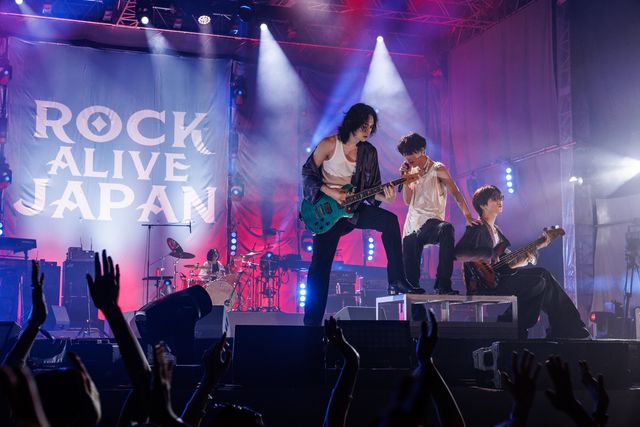 佐藤健×宮崎優×町田啓太×志尊淳「グラスハート」劇中バンド・TENBLANK場面写真（4枚目）