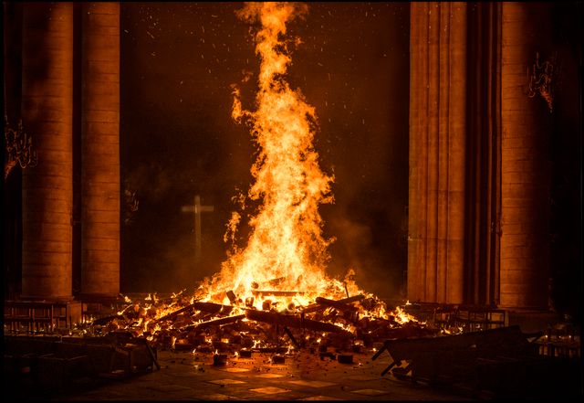 ノートルダム　炎の大聖堂