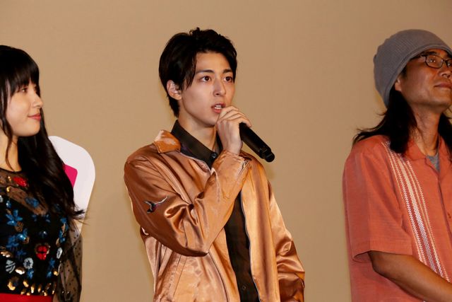 土屋太鳳ちゃんのワンピースがかわいい！映画『トリガール！』初日舞台あいさつ（3枚目）