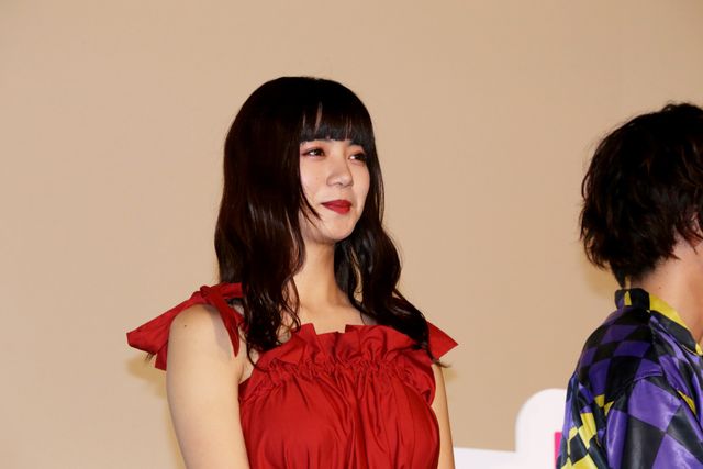 土屋太鳳ちゃんのワンピースがかわいい！映画『トリガール！』初日舞台あいさつ（7枚目）