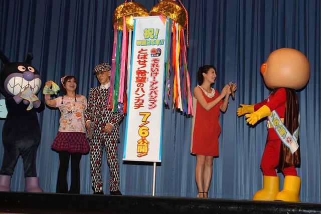 やなせたかし氏、アンパンマン新作映画試写で恒例の歌を披露！　画像ギャラリー（8枚目）