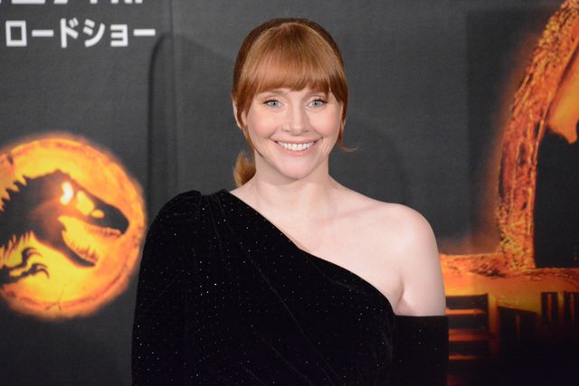 手でハートを作るブライスがカワイイ！『ジュラシック・ワールド／新たなる支配者』来日記者会見（6枚目）