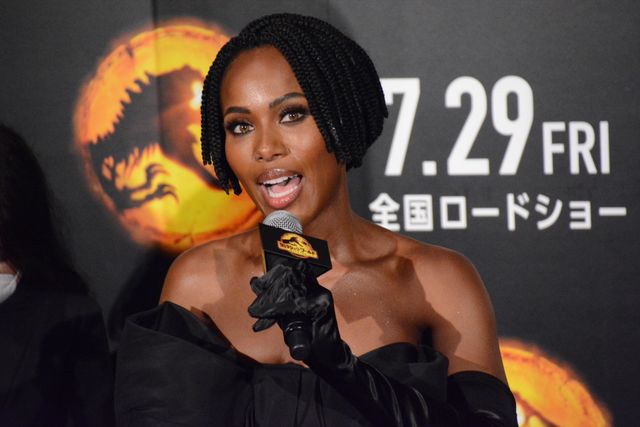 手でハートを作るブライスがカワイイ！『ジュラシック・ワールド／新たなる支配者』来日記者会見（10枚目）