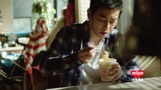 佐藤健が女装で戦隊ピンクに！フォトギャラリー（9枚目）