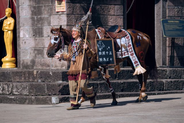 ジャッキー・チェン、50周年記念『ライド・オン』場面写真（2枚目）