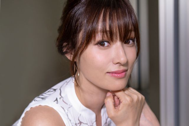 美しすぎる…深田恭子インタビューカット集（5枚目）