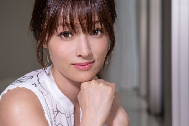 美しすぎる…深田恭子インタビューカット集（6枚目）