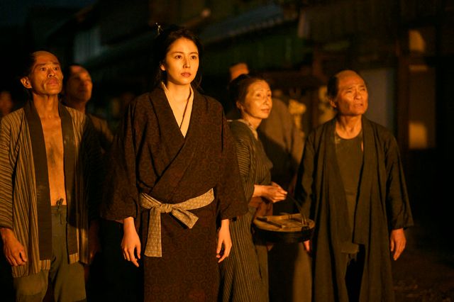 火事を見つめる応為