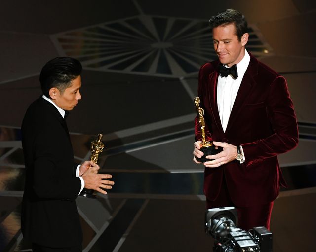 おめでとう！辻一弘さん日本人初メイク・ヘアスタイリング賞受賞の瞬間！（2枚目）