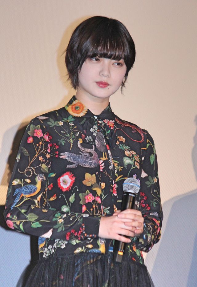 意気投合の平手友梨奈＆北川景子！『響 -HIBIKI-』初日舞台あいさつ（2枚目）