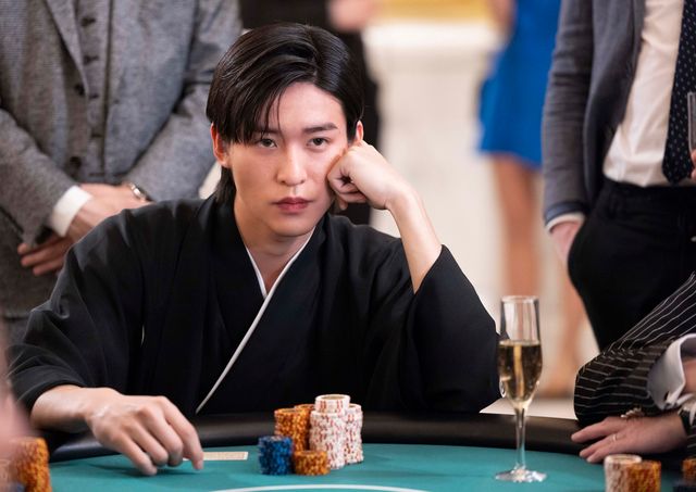 目黒蓮、ゴージャススーツに畑仕事スタイルも披露!『劇場版 トリリオンゲーム』場面写真:フォトギャラリー