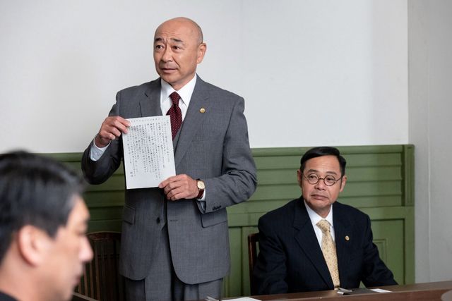 小野（堺小春）が頭を下げる…「虎に翼」第18週「七人の子は生すとも女に心許すな？」第89回（5枚目）