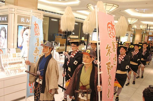 映画『超高速!参勤交代』と日本橋三越本店のコラボで大名行列が復活！フォトギャラリー（6枚目）