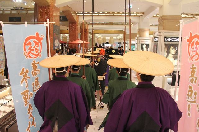 映画『超高速!参勤交代』と日本橋三越本店のコラボで大名行列が復活！フォトギャラリー（8枚目）