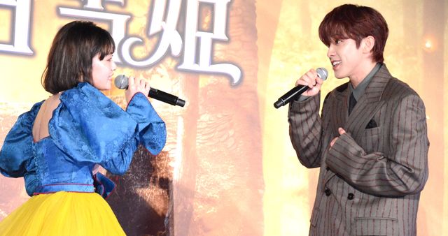 デュエット曲を生歌唱する吉柳咲良とJO1河野純喜