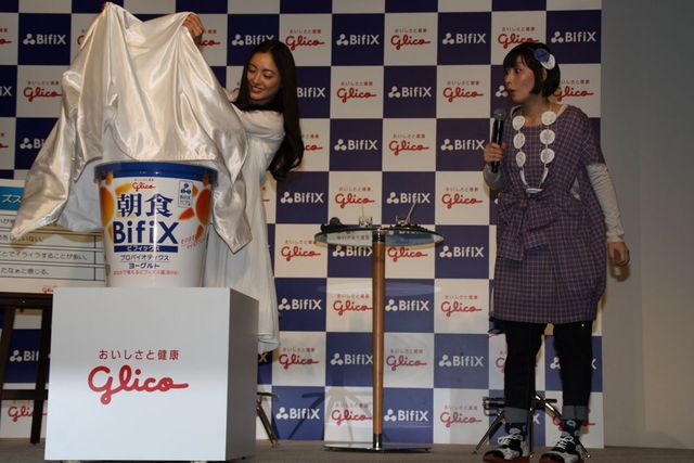 異色の組み合わせ…仲間由紀恵×鳥居みゆき写真ギャラリー（6枚目）