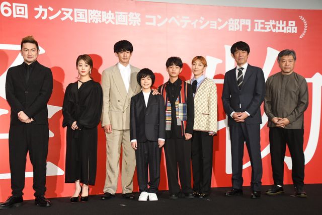 安藤サクラ、ショートヘアで登場！永山瑛太、是枝裕和監督らと『怪物』完成披露試写会：フォトギャラリー