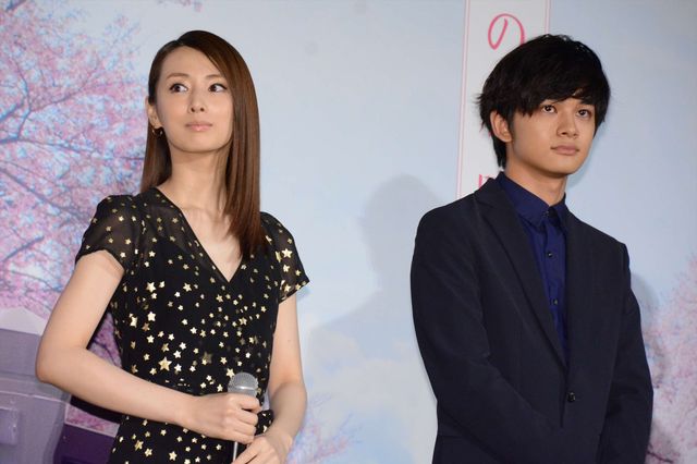 小栗旬＆北川景子12年前の姿も披露！『君の膵臓をたべたい』完成披露舞台あいさつ（21枚目）