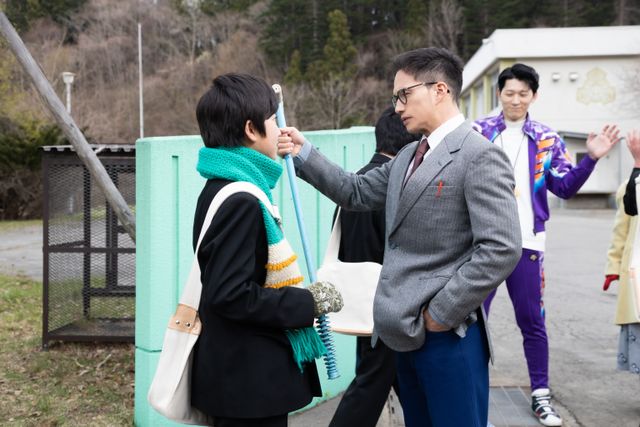 『おいしい給食 Road to イカメシ』甘利田、うまそげな函館名物と対面…！新場面写真（6枚目）