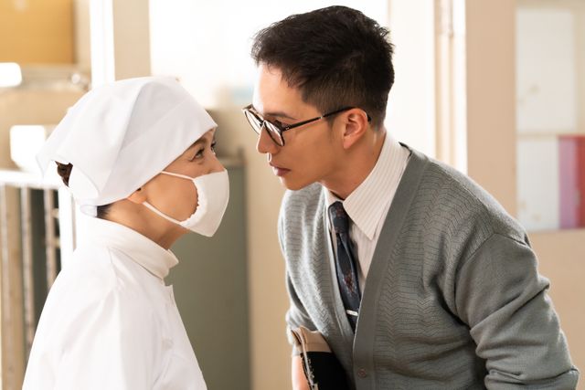 『おいしい給食 Road to イカメシ』甘利田、うまそげな函館名物と対面…！新場面写真（11枚目）