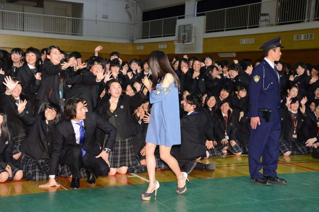 亀梨和也と土屋太鳳がサプライズ登場！『PとJK』春のスペシャル交通安全イベント（10枚目）