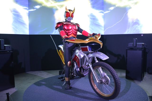 ゴ・ガドル・バらグロンギ立像が並ぶ！「超クウガ展」プレス内覧会（2枚目）