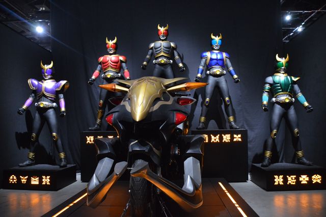 ゴ・ガドル・バらグロンギ立像が並ぶ！「超クウガ展」プレス内覧会（4枚目）