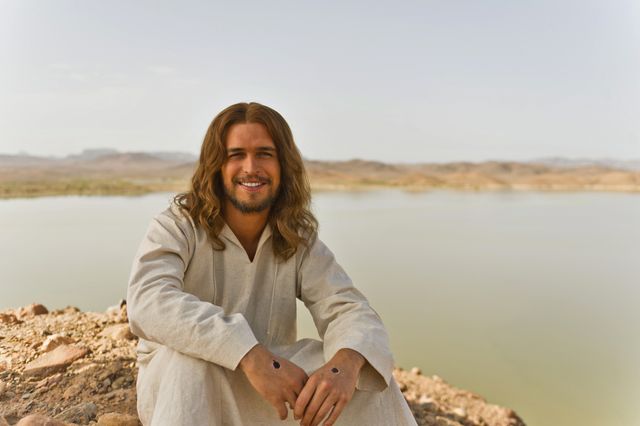 キリスト役がイケメンすぎると批判殺到！フォトギャラリー：フォトギャラリー