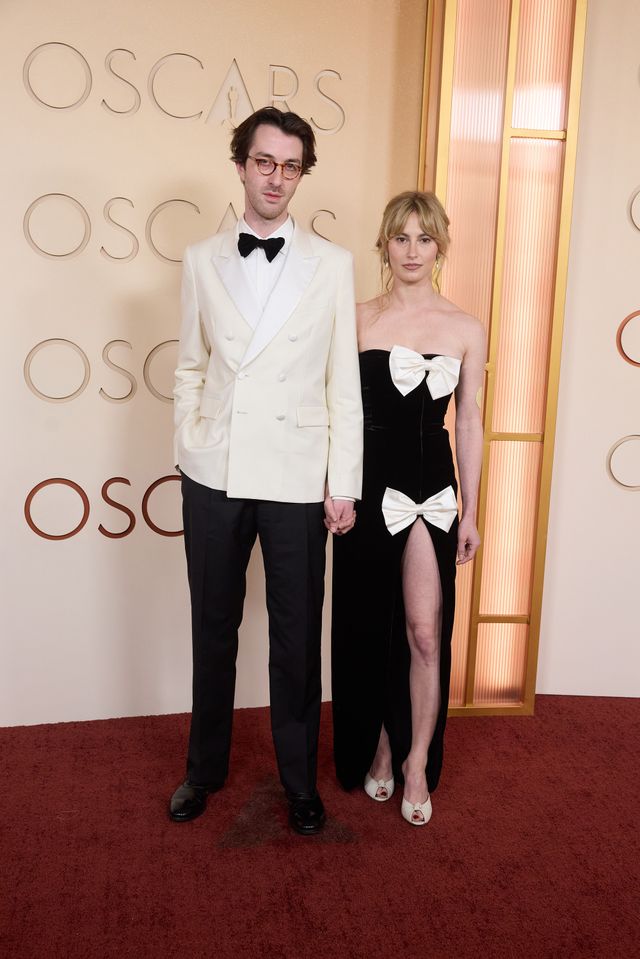 透けてるドレス、大胆スリット…レッドカーペットにスター集結（7枚目）