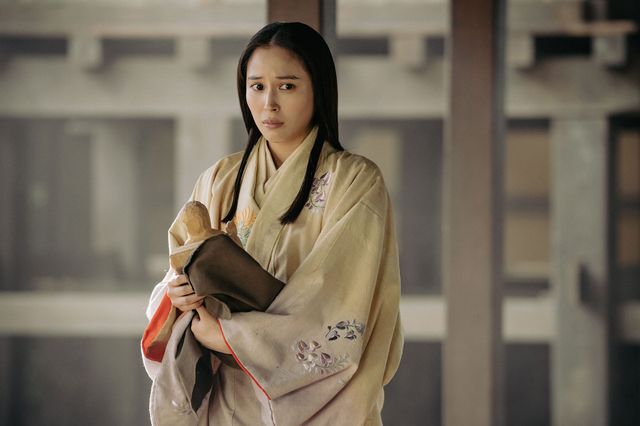 二択を迫られた家康は…【どうする家康】第34回「豊臣の花嫁」の場面写真（4枚目）