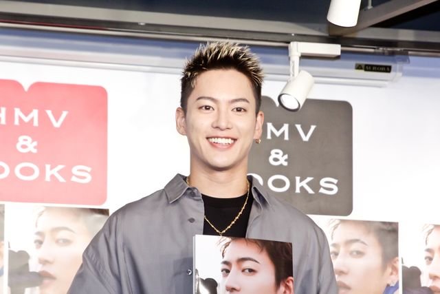 三山凌輝、1st写真集「Gaze」会見に笑顔で登壇！（2枚目）