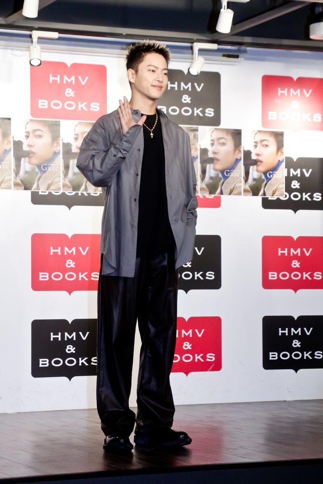 三山凌輝、1st写真集「Gaze」会見に笑顔で登壇！（12枚目）